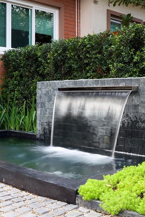 Bán máng tạo thác nước sân vườn